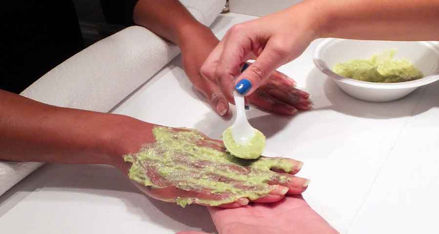 -Hand-Mask-Treatment