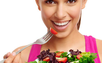 woman-eating-salad-