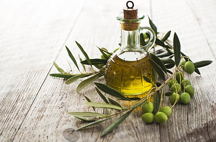 Olive-Oil-For-eyebrows