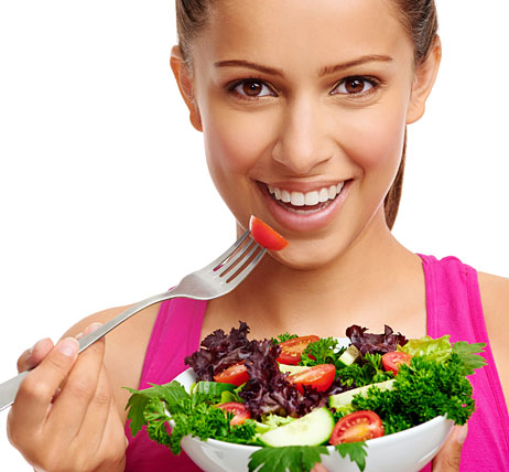 woman-eating-salad