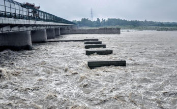 Water level reduced in Hathinikund, flood risk averted in Delhi!