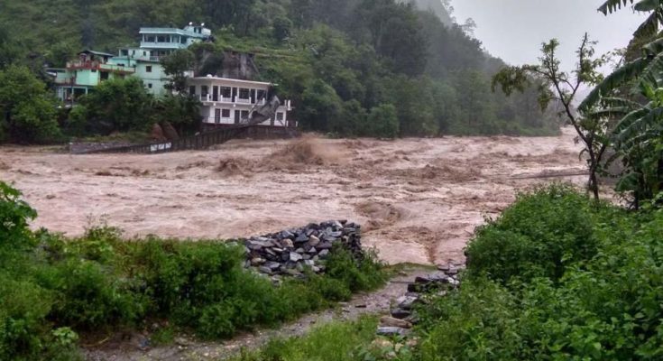 Heavy rain alert for next 12 hours in Uttarakhand