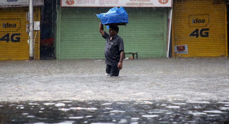 Mumbai LIVE: Some relief in morning rain, water coming down from low-lying areas, on NDRF alert