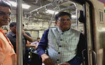 It was soon to go home on Karva Chauth, leaving the car and boarded the Mumbai local train, Railway Minister Piyush Goyal